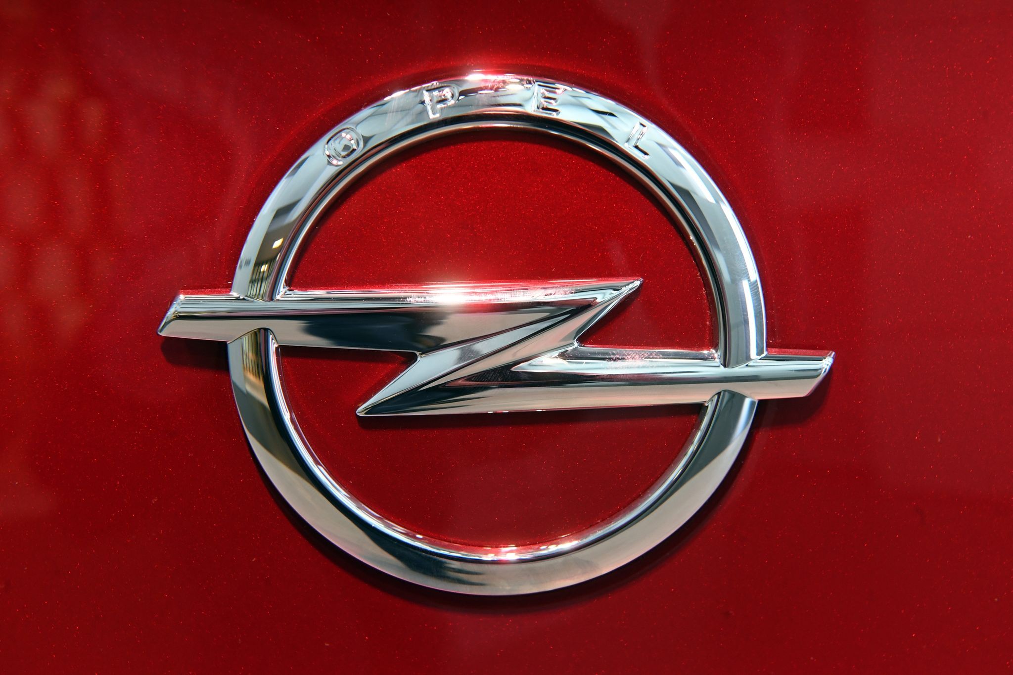 Der Autobauer Opel ruft weltweit rund 200.000 Corsa zurück. Foto: dpa/Deck