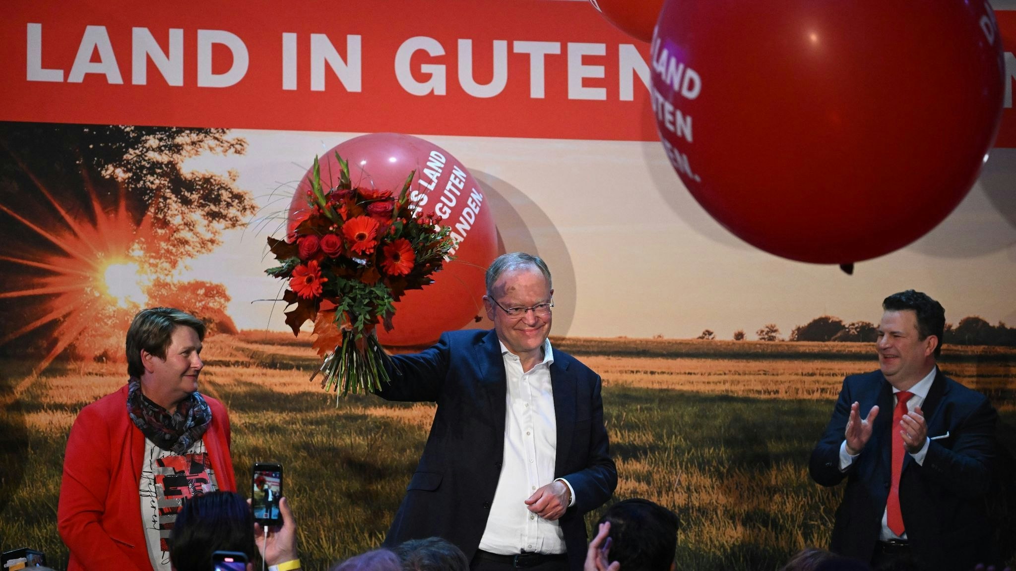 Stephan Weil, Ministerpräsident von Niedersachsen, auf der SPD-Wahlparty. Foto: dpa/von Jutrczenka