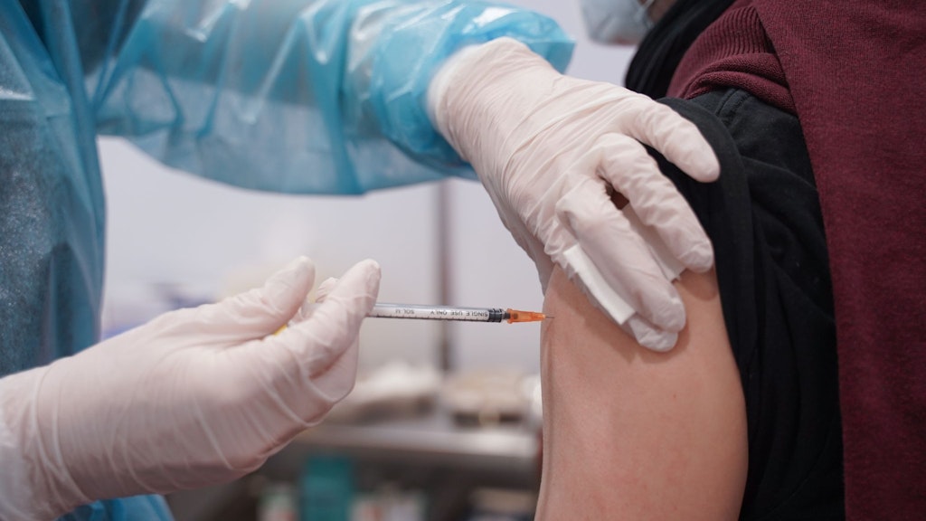 Corona-Impfung: Ältere werden per Post informiert