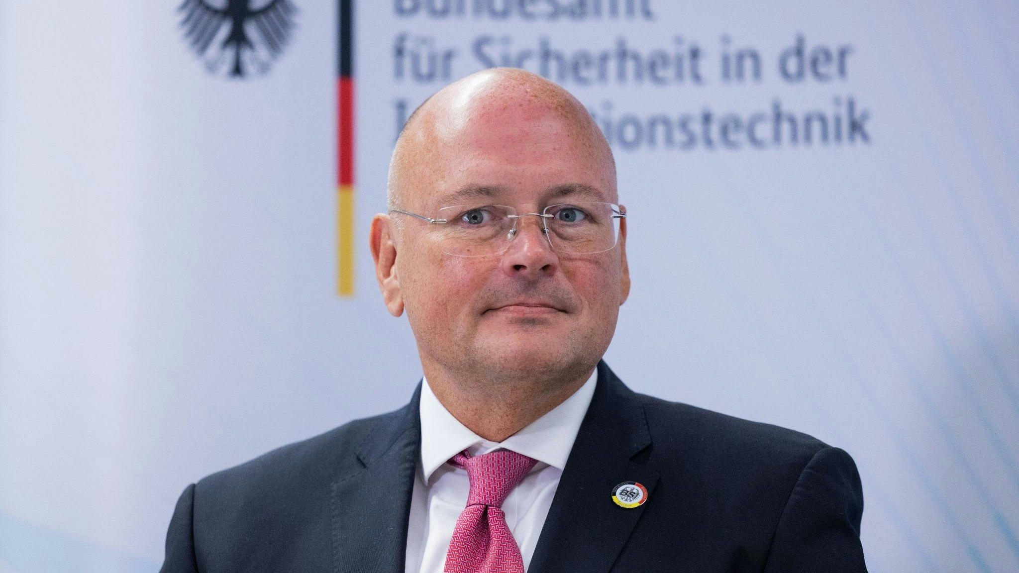 Es gibt Berichte, dass Bundesinnenministerin Faeser BSI-Chef Schönbohm abberufen will. Foto: dpa/Vennenbernd