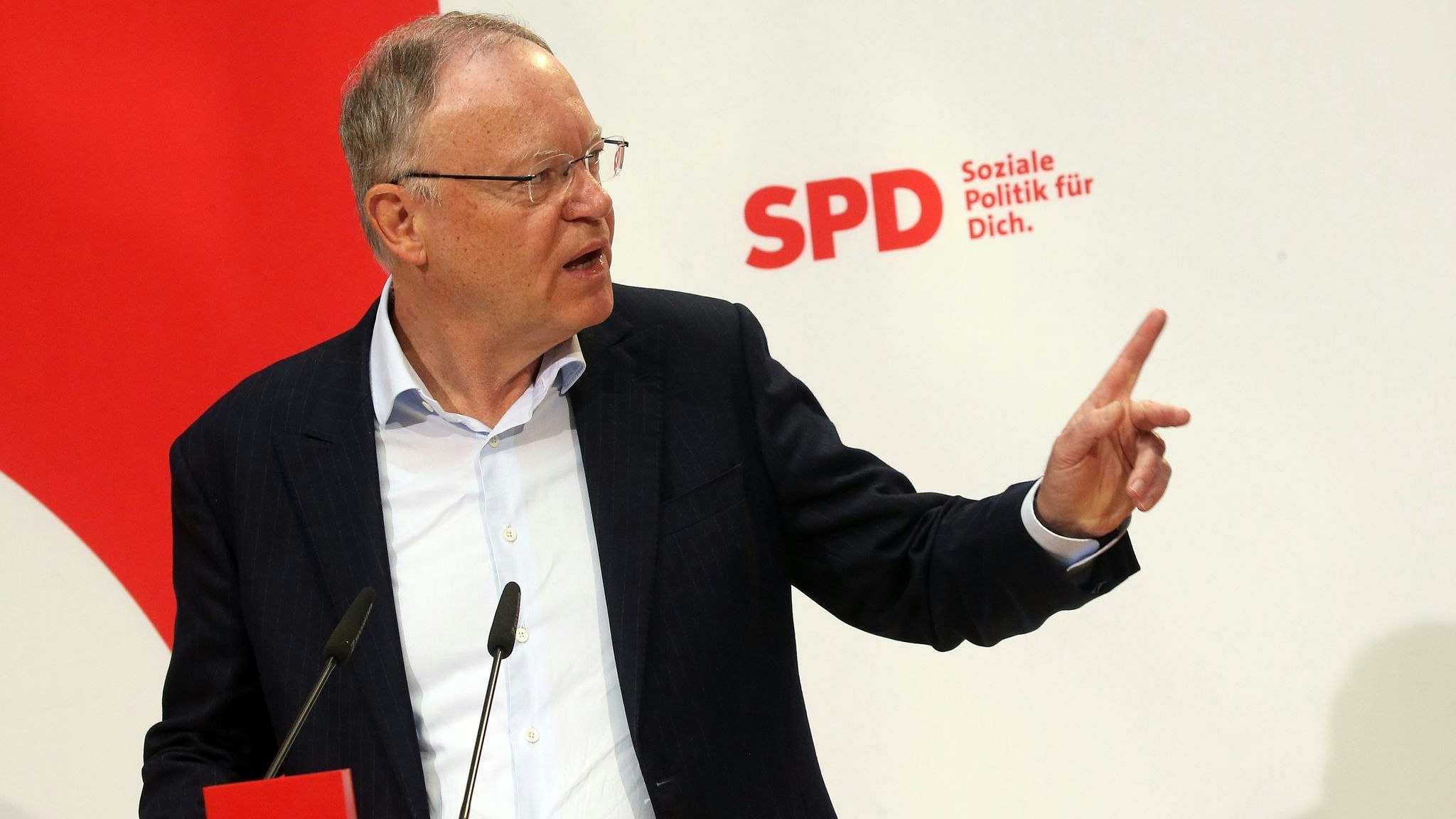 Ministerpräsident in Niedersachsen Stephan Weil beantwortet Fragen von Journalisten. Foto: dpa/Kumm