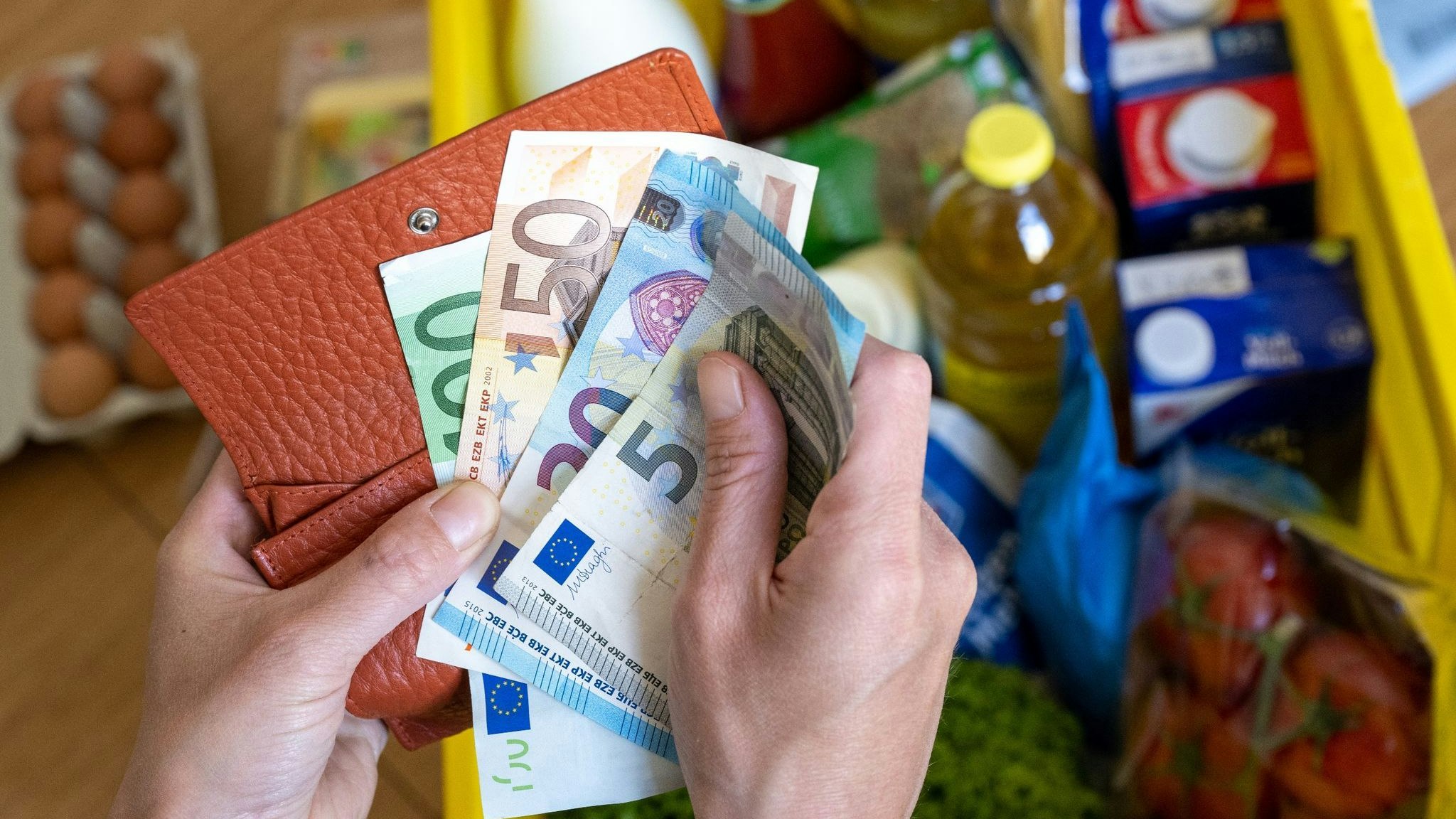 Viele Menschen in Deutschland können aktuell aufgrund der hohen Inflation nicht so viel sparen. Foto: dpa/Schmidt