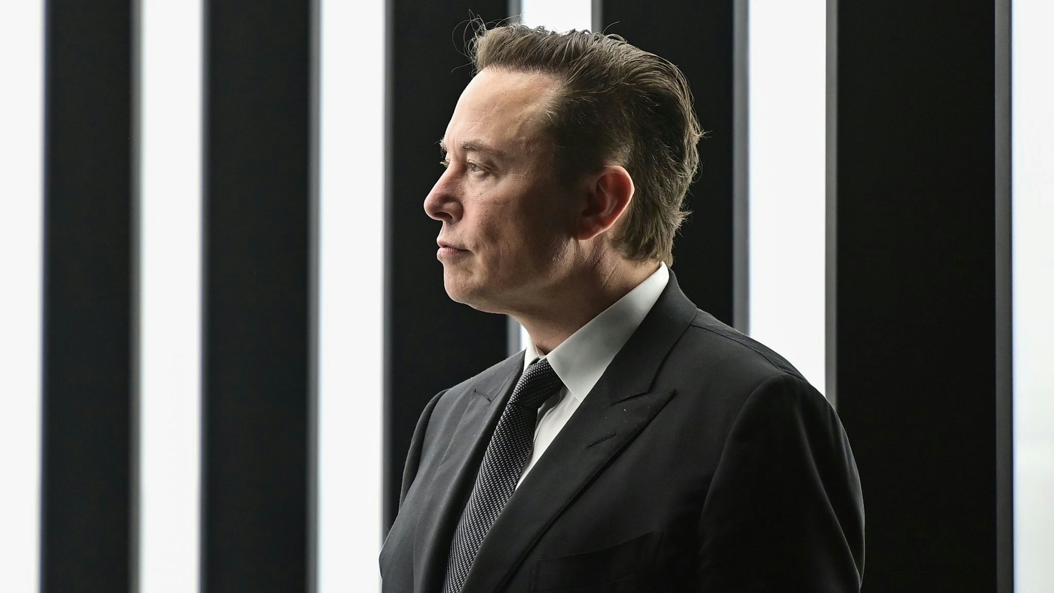 Tesla-Chef Elon Musk bei der Eröffnung seiner Giga-Fabrik in Brandenburg. Foto: dpa/Pleul