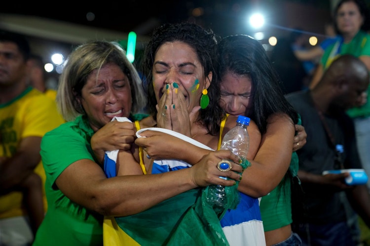 Verzweiflung bei den Anhängern von Jair Bolsonaro. Foto: dpaIzquierdo