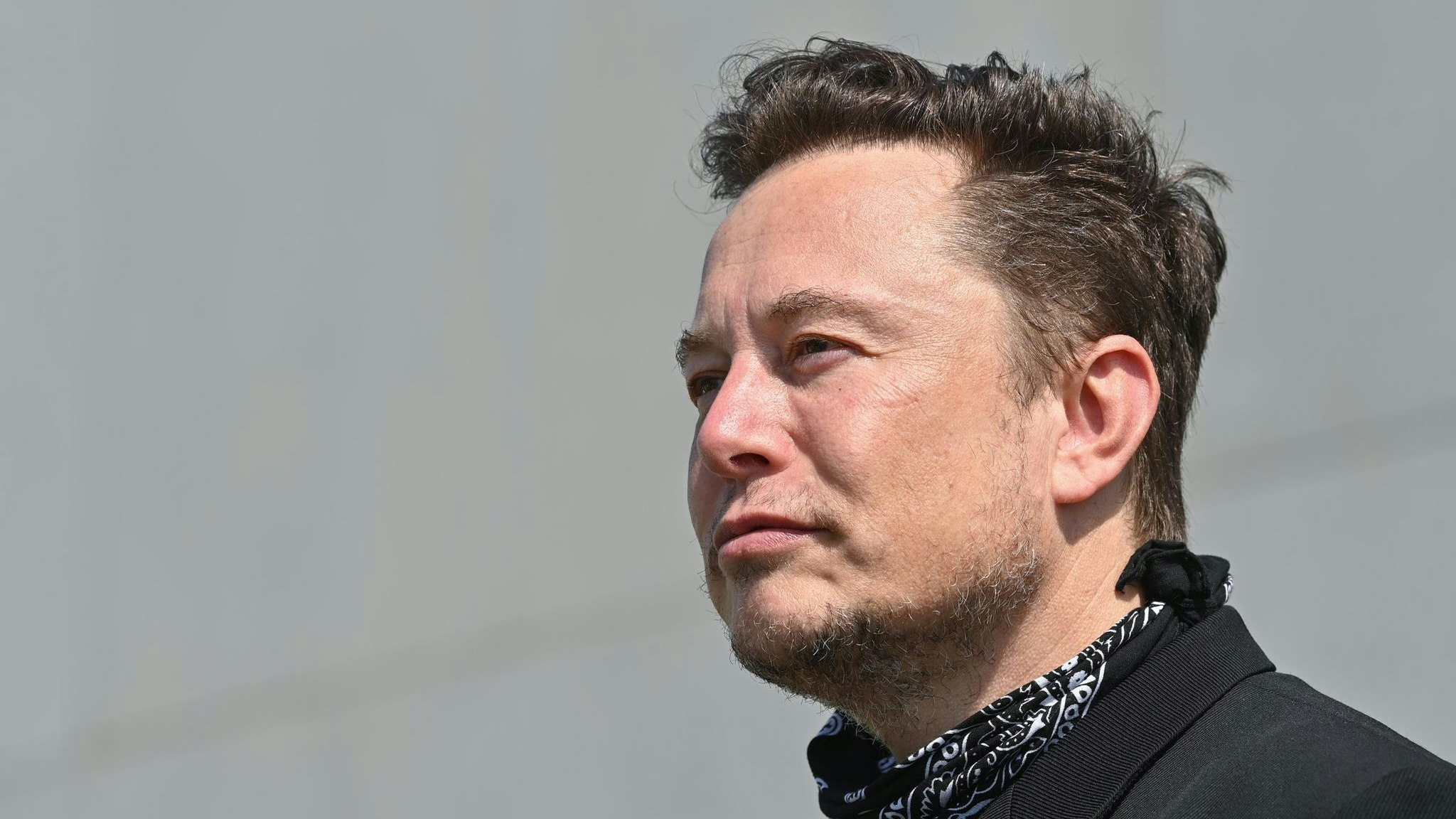 Der Tech-Milliardär Elon Musk baut den Online-Dienst Twitter nach seiner Übernahme um. Foto: dpa/Pleul