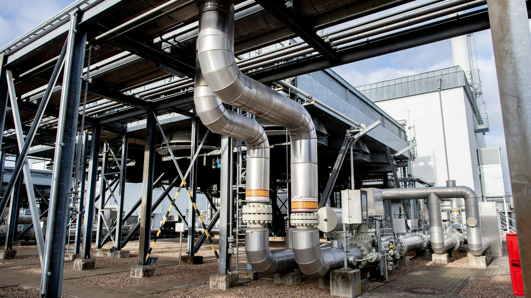 Technische Anlagen zur Verdichtung von Erdgas auf dem Gelände des Erdgasspeichers Rehden in Niedersachsen. Foto: dpa/Dittrich
