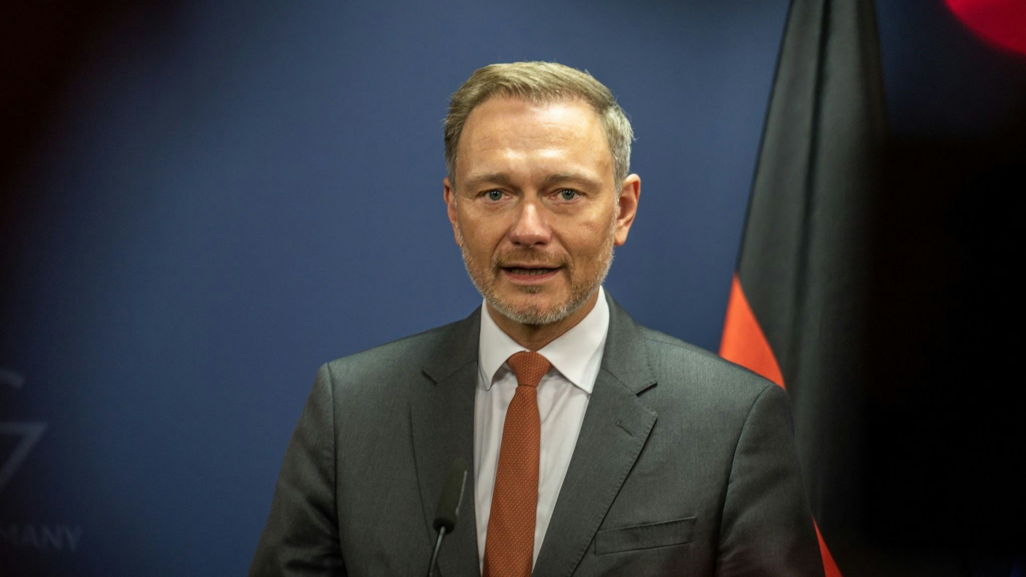 Die Debatte um ein Aussetzen der Schuldenbremse hält Bundesfinanzminister Christian Lindner (FDP) für „ökonomisch verfehlt“.