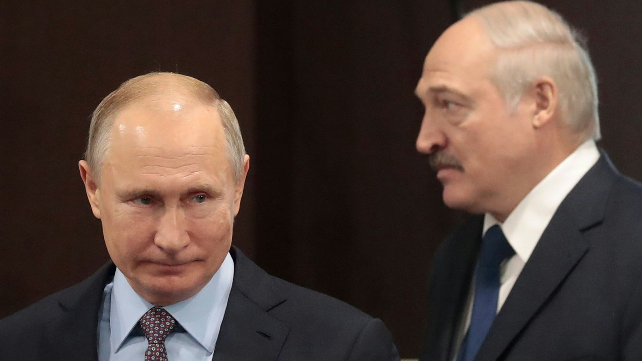 Kremlchef Wladimir Putin (r) und der belarussische Machthaber Alexander Lukashenko. Foto: dpa/Chirikov