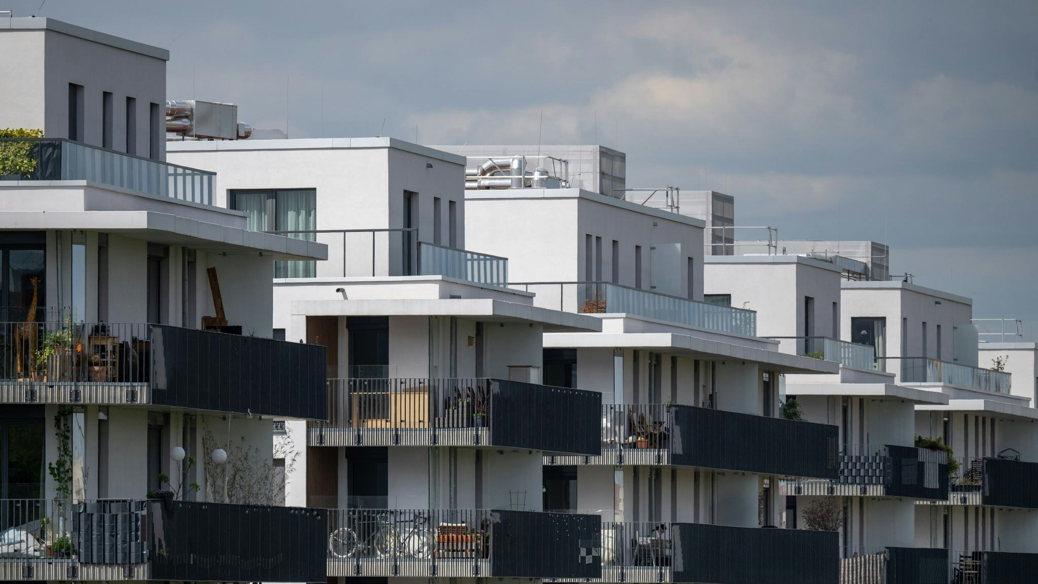 Blick auf Neubau-Wohnungen im Berliner Bezirk Schöneberg. Foto: dpa/Skolimowska