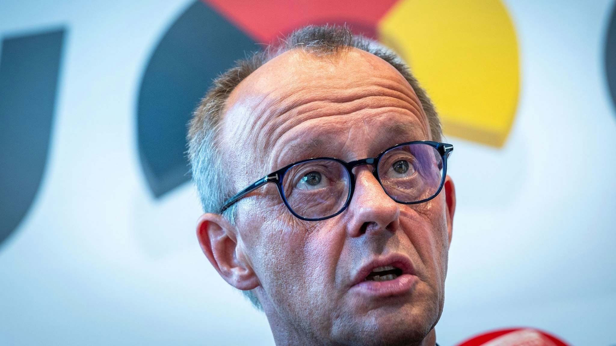 Wegen seiner Aussagen nach der Wahl im thüringischen Kreis Sonneberg gibt es für CDU-Chef Friedrich Merz harsche Kritik vom Koalitionspartner. Foto: dpa/Büttner