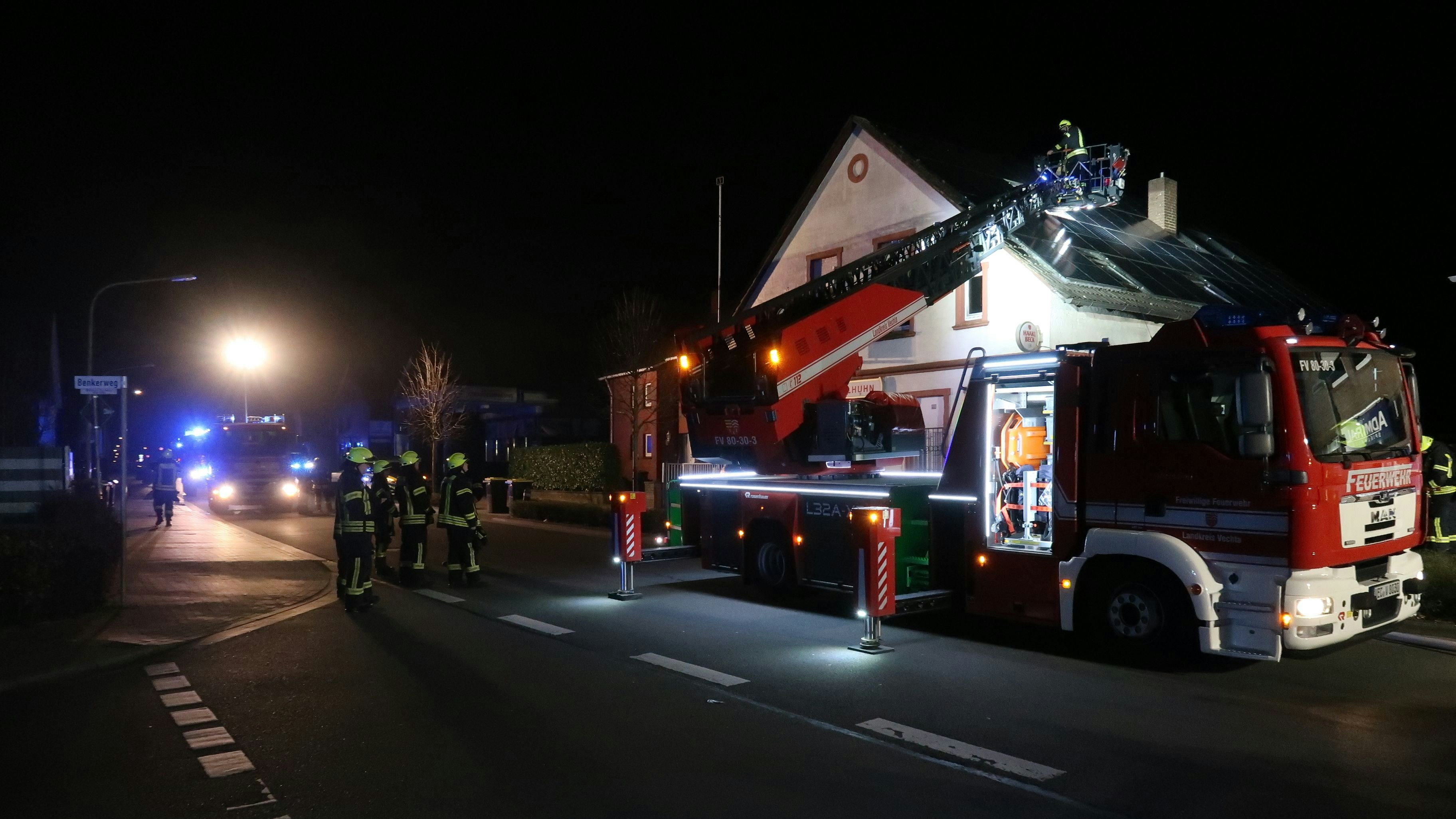 Nächtlicher Einsatz der Feuerwehr in Lohne. Foto: Christoph Penski / Feuerwehr Lohne