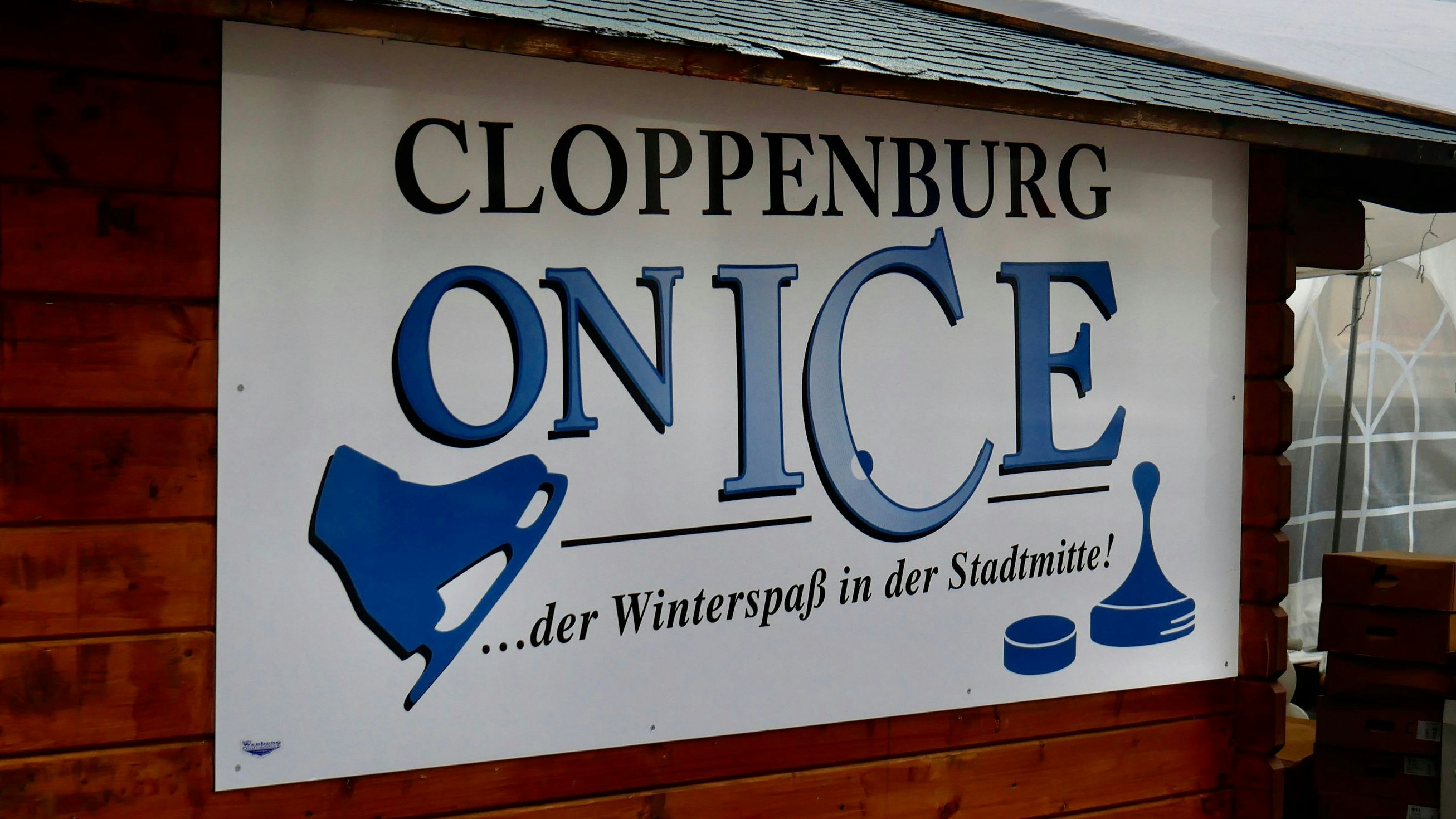 Nicht ganz korrekt: In diesem Winter ging es für die Cloppenburger nicht "on Ice", sondern auf Kunststoff. Foto: Dickerhoff