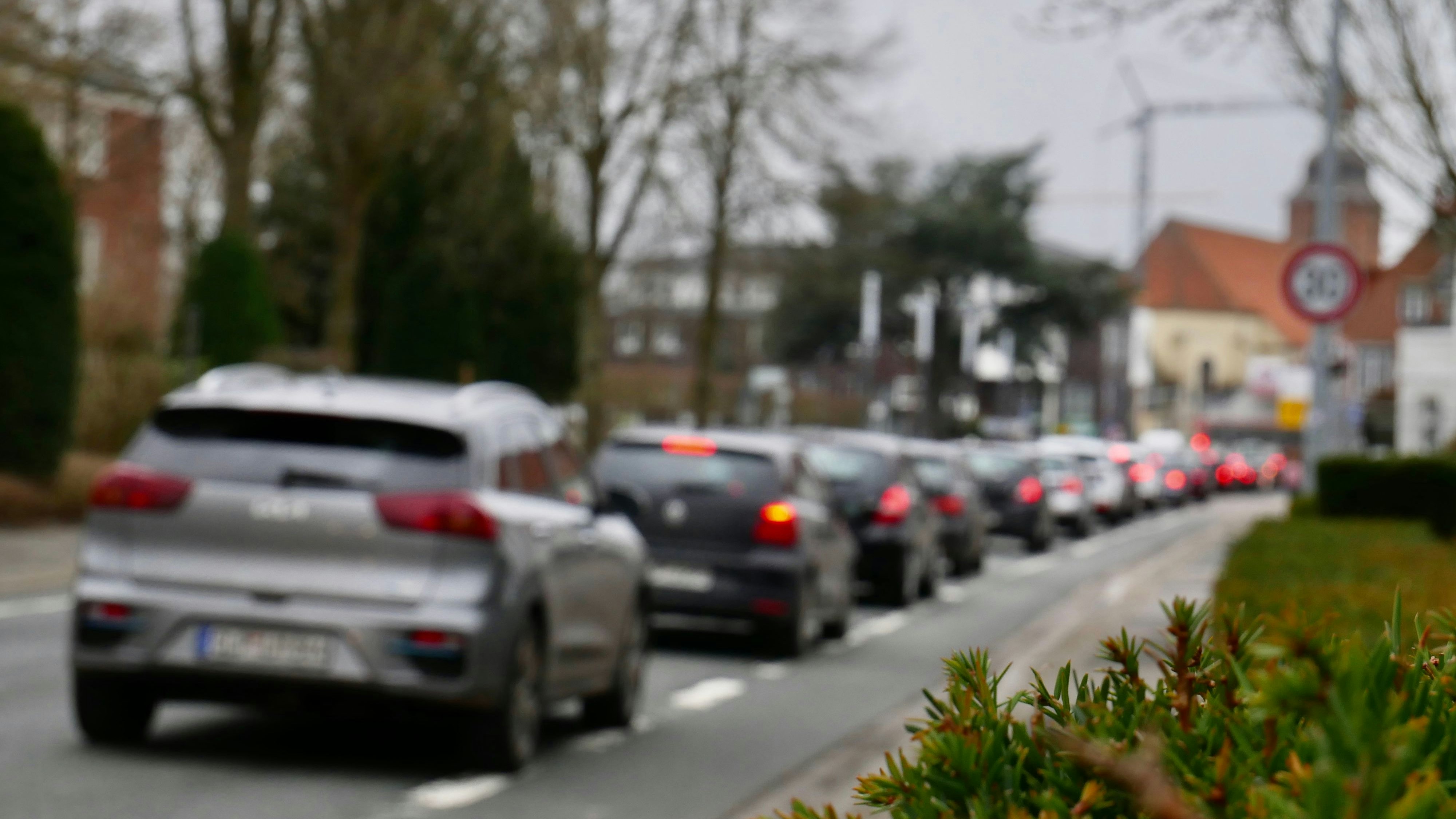 Der tägliche Stau in der Innenstadt: Ist die Südtangente die Lösung für das Cloppenburger Verkehrsproblem? Foto: Dickerhoff