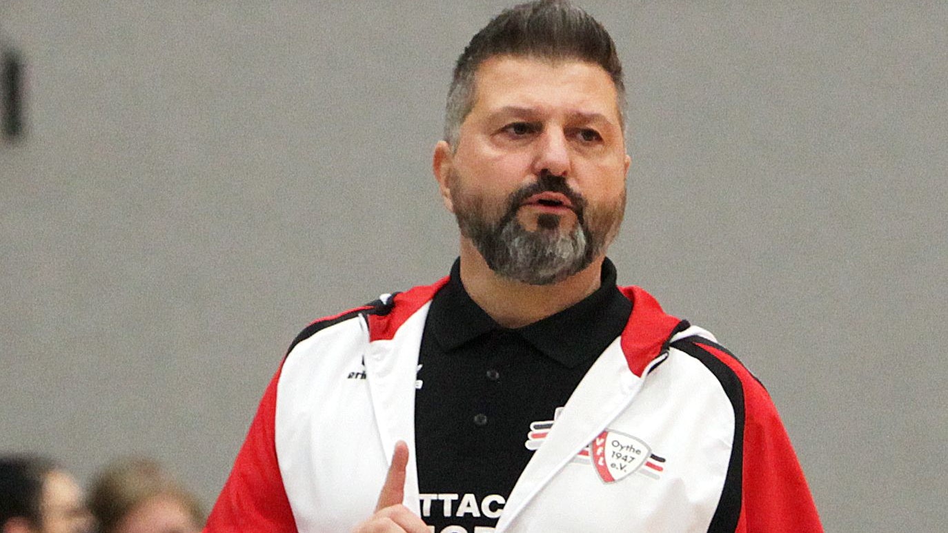 Beklagt „Missstände“: VfL-Trainer Ali Hobst. Foto: Schikora