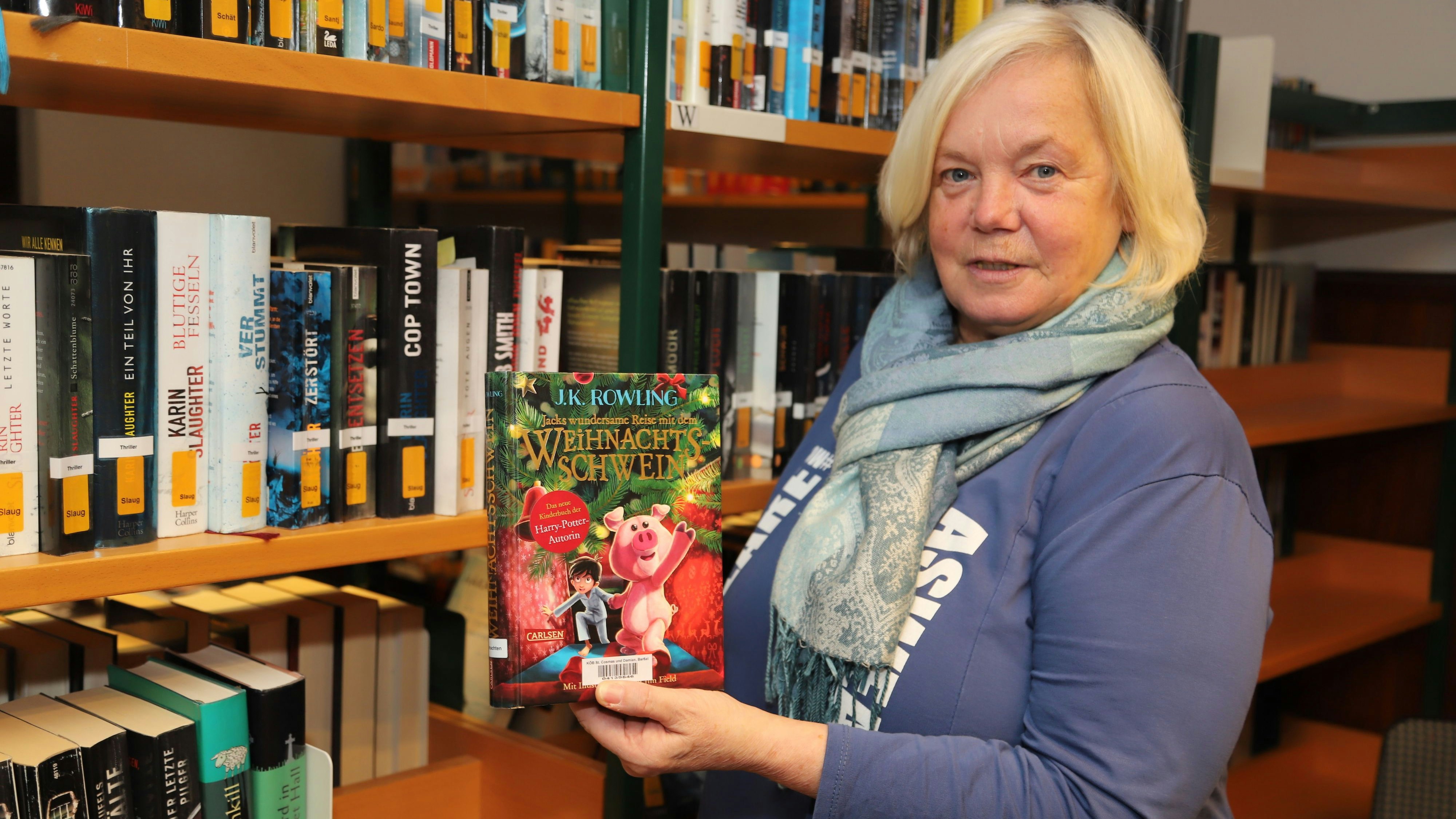 Die 62-jährige Jutta Düßler hat die Leitung der Katholischen Öffentlichen Bücherei Barßel übernommen. Wert legt die Barßelerin auf die Teamarbeit. Bild: C. Passmann