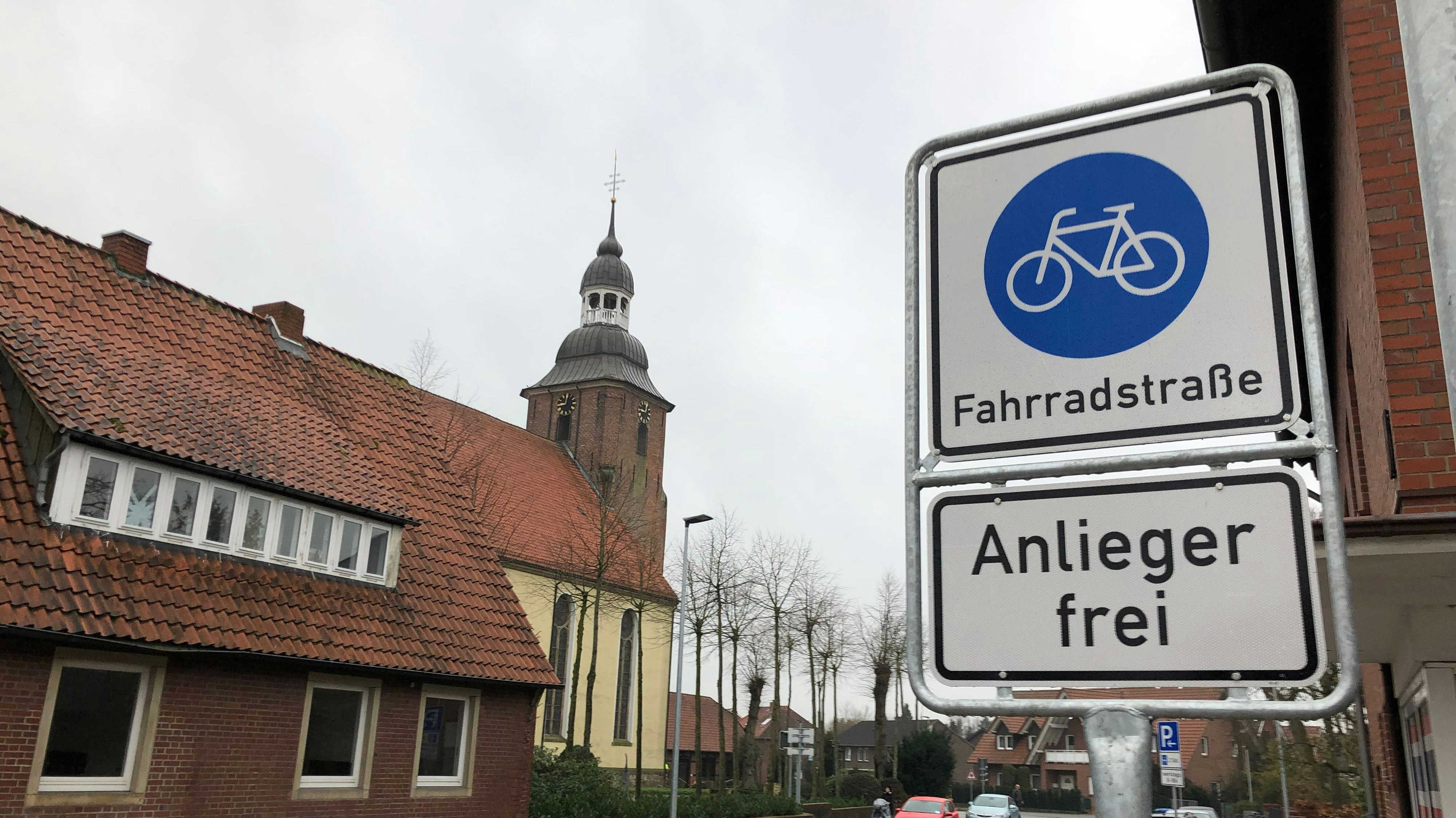 Seit 2019 eine Fahrradstraße: die Kirchhofstraße in Cloppenburg. Archivfoto: Hermes