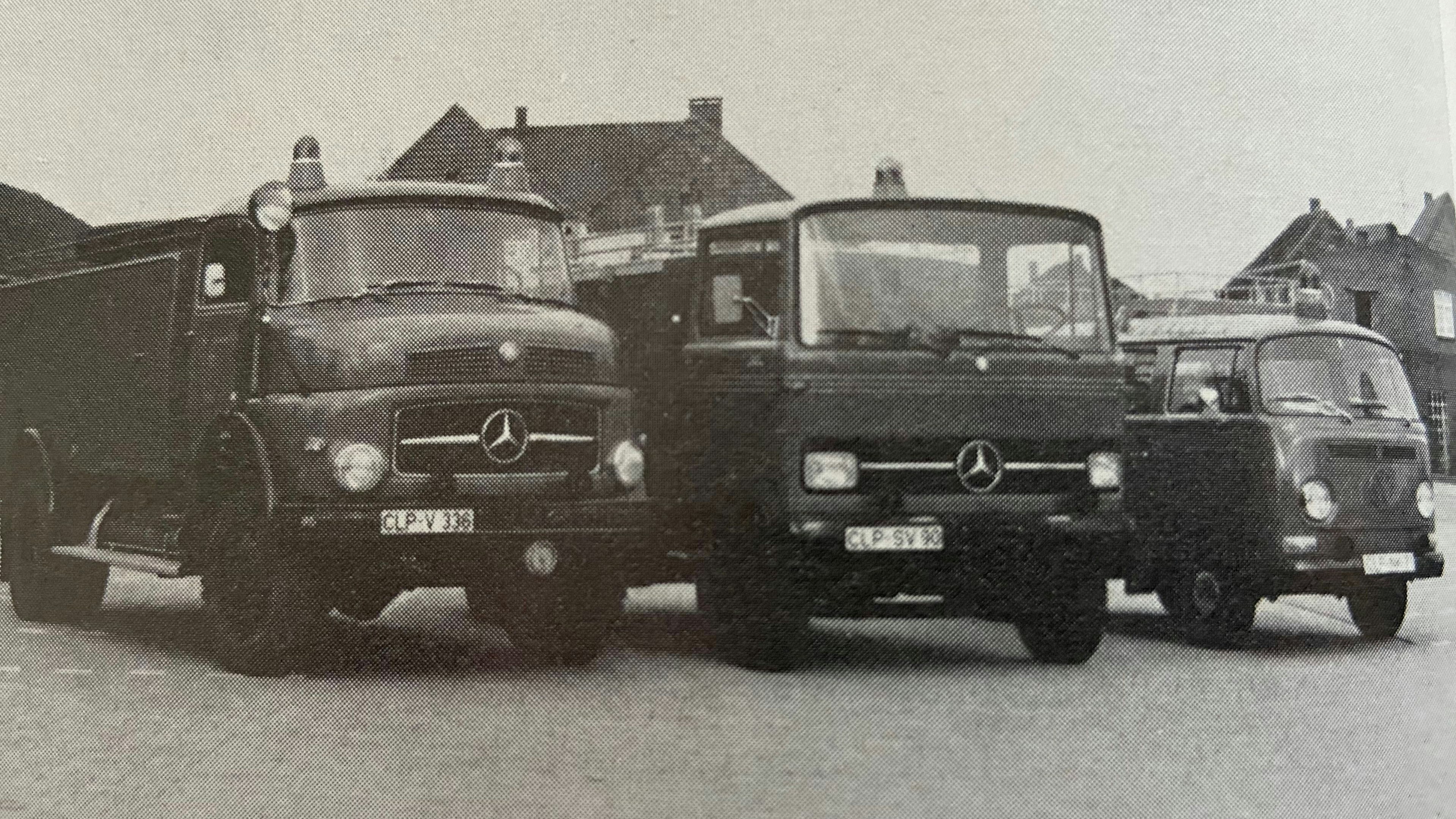 Vor 50 Jahren: Die Fahrzeuge der Freiwilligen Feuerwehr Garrel.&nbsp; &nbsp;Foto: Gemeindechronik 1972