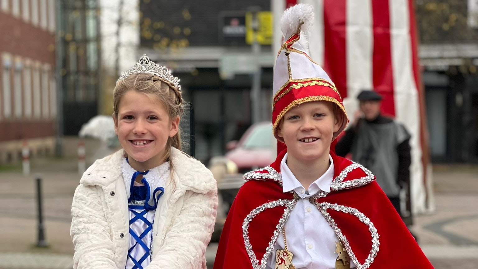 Voller Vorfreude:&nbsp;Luisa Groneick und Carl Bruns bilden das Prinzenpaar 2022/2023. Foto: Cloppenburger Carnevalsverein