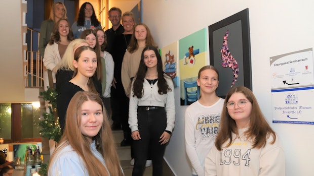 Nachwuchskünstlerinnen stellen ihre Werke im alten Friesoyther Rathaus aus