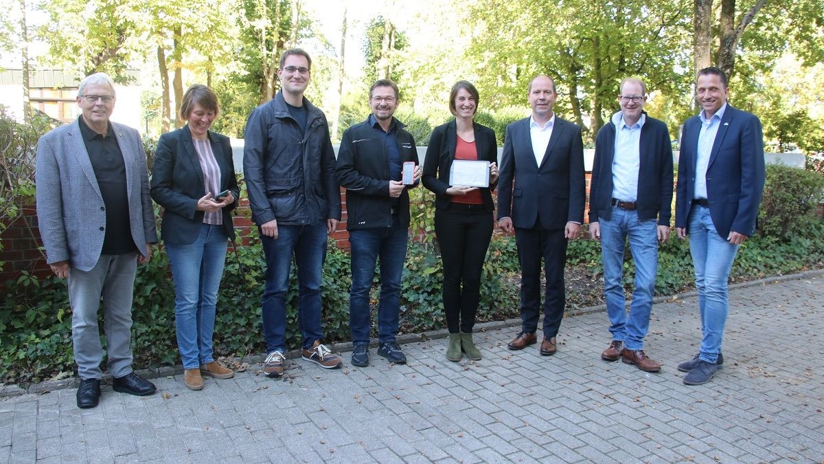 Zustimmung: Mit der neuen Homepage zeigten sich die Vertreter der Dümmer-Weser-Land-Kommunen und -Organisationen sehr zufrieden. Foto: Lammert
