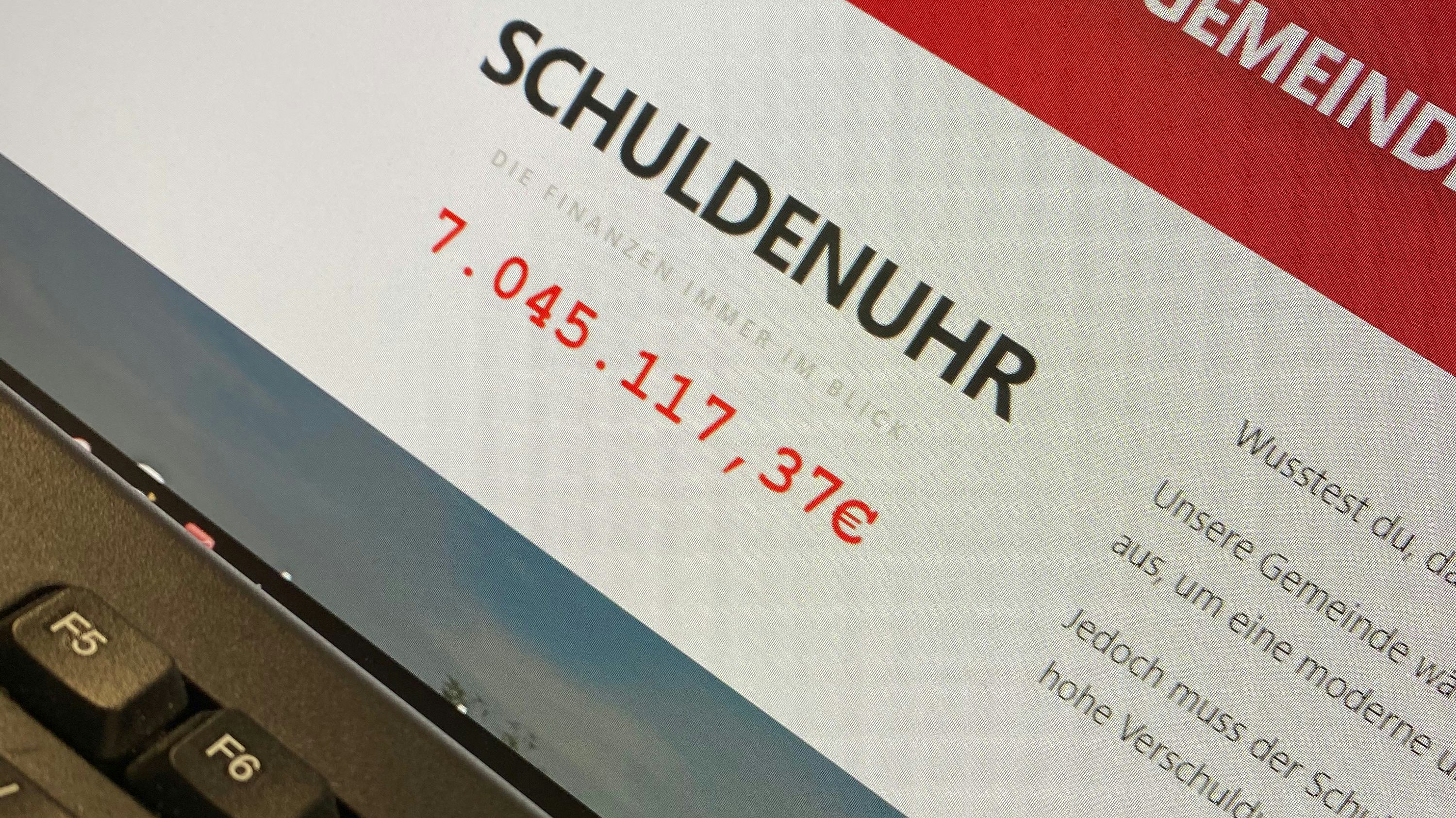 Stein des Anstoßes: die Schuldenuhr auf der Webseite der Molberger SPD.  Foto: Bosse