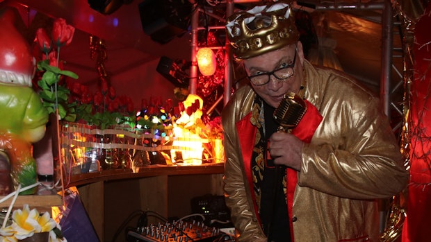 Beim Dammer Carneval: Wo ein Bar-Chef selbst die Musik besorgt