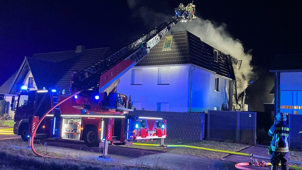 Lauter Knall: Wohnhaus brennt in Vechta-Bergstrup