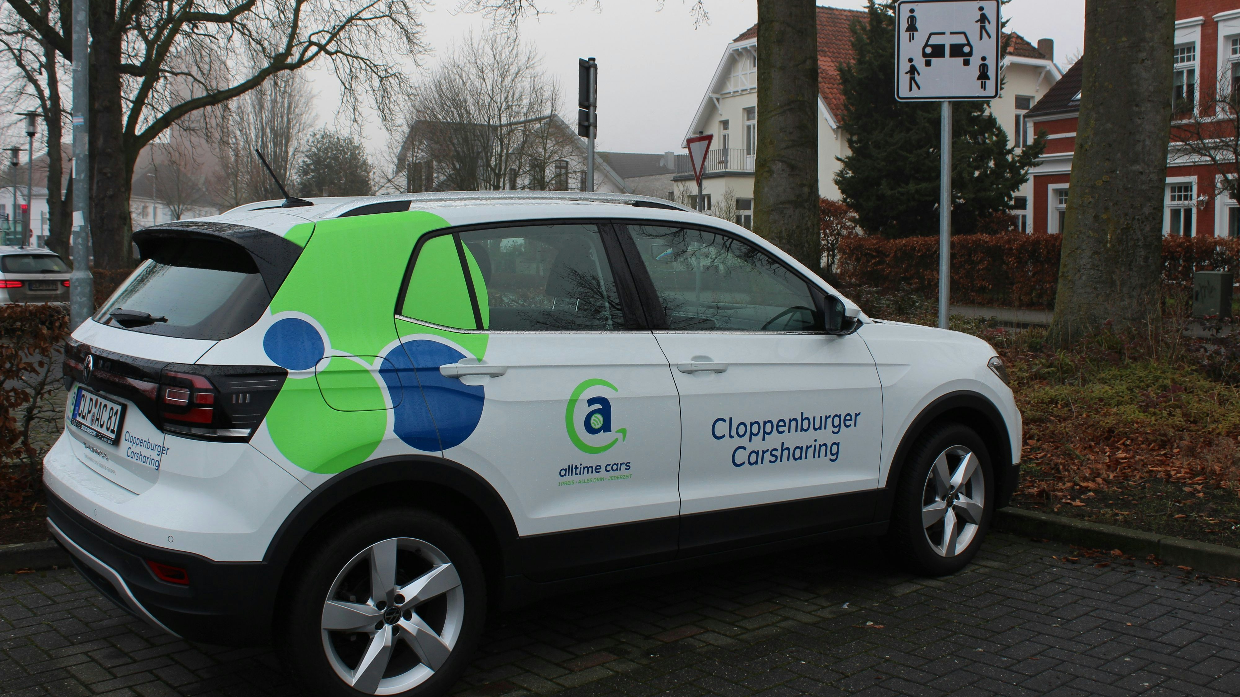 Gehören seit September zum Stadtbild Cloppenburgs: die Carsharing-Fahrzeuge der Firma Südbeck. Foto: Heinzel