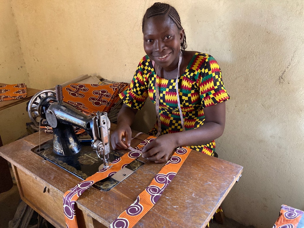 Jana Wittke hilft mit Nähmaschinen in Afrika aus