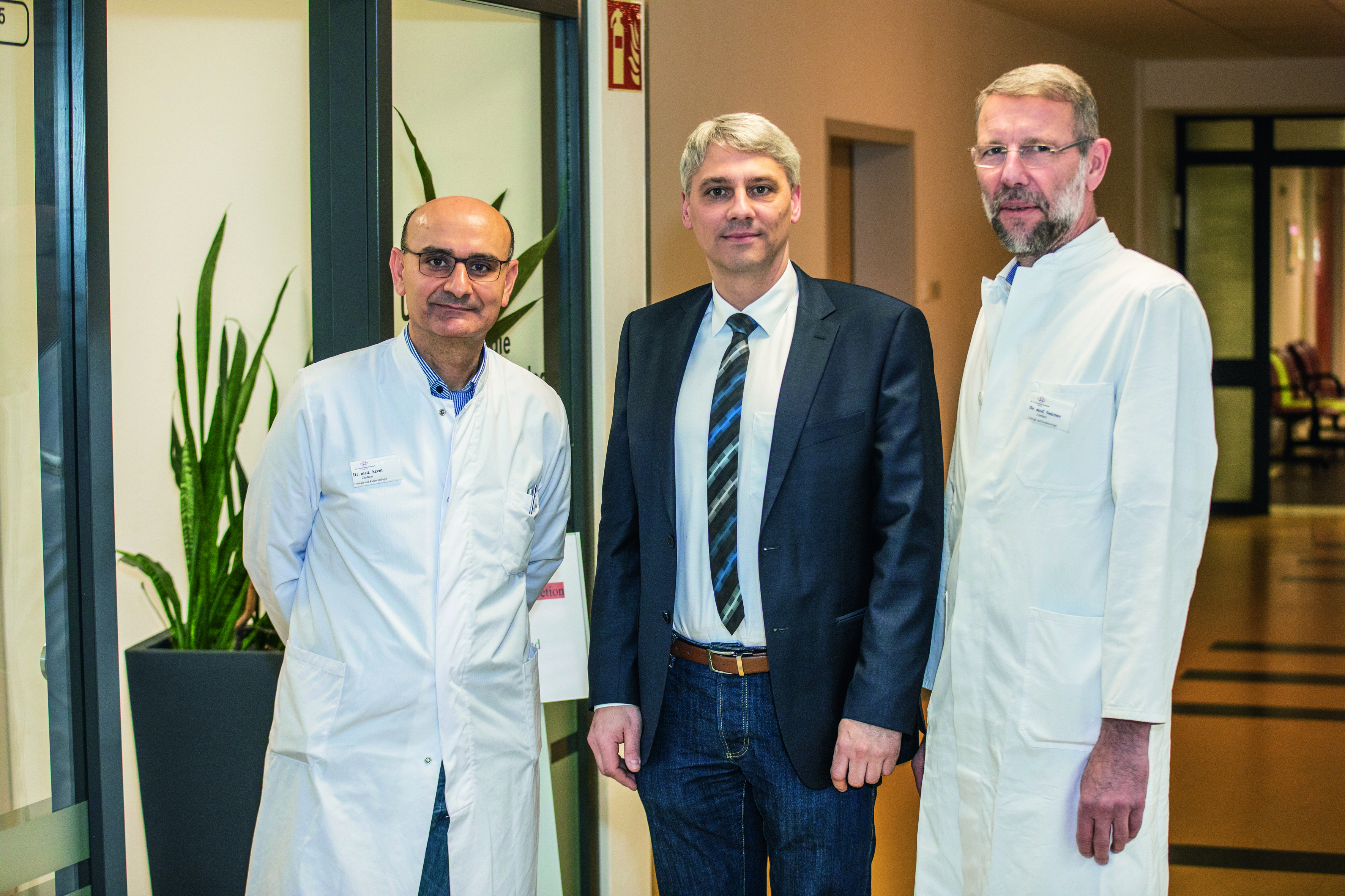 Von links: Dr. med Amjad Azem, Geschäftsführer Thomas Meyer und Dr. med. Jörg Sommer (Foto: Dirk Nienaber)