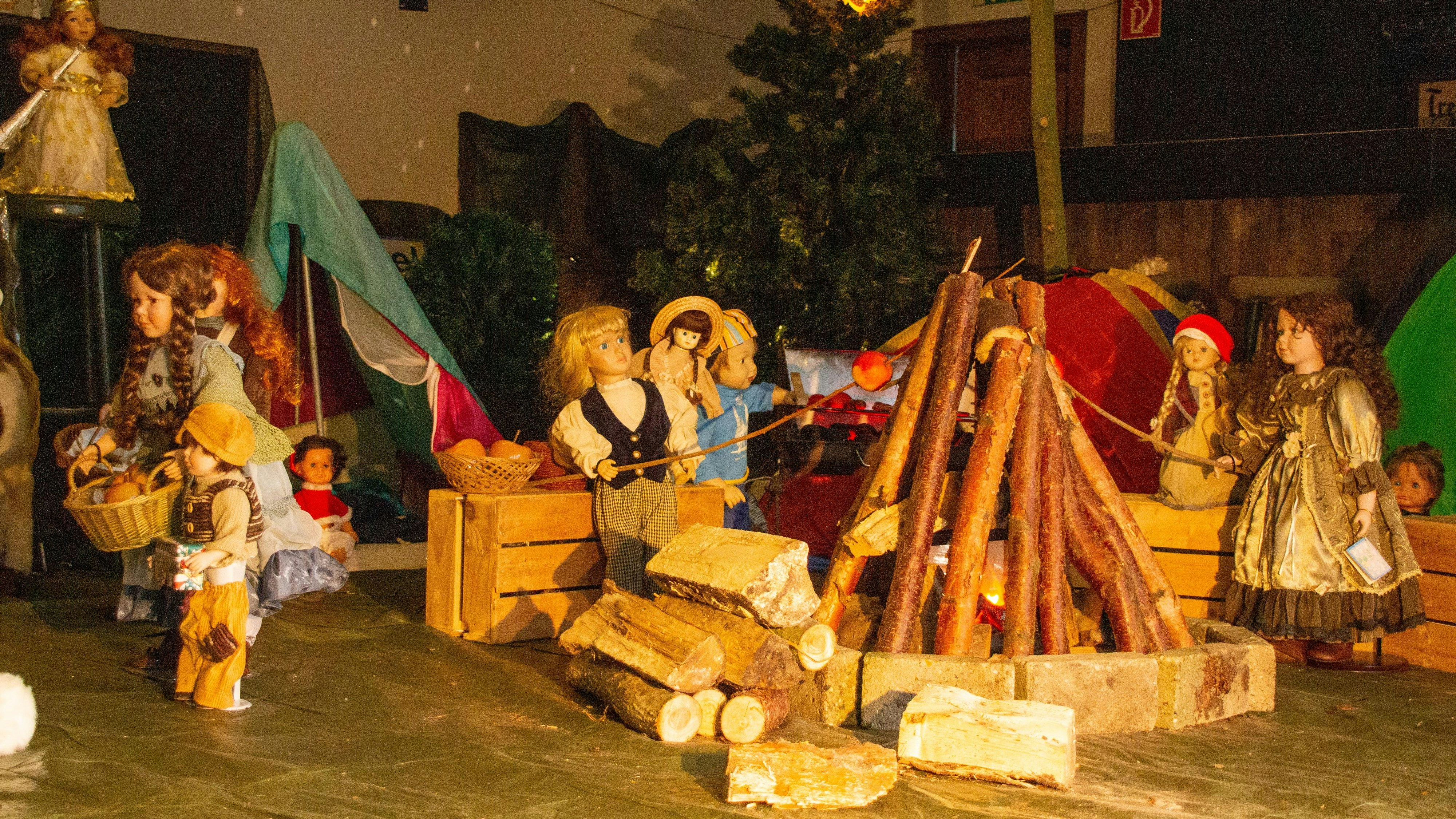 Viel zu entdecken: Maria, Josef und ihr Jesuskind finden Herberge auf einem Zeltplatz. Foto: Högemann