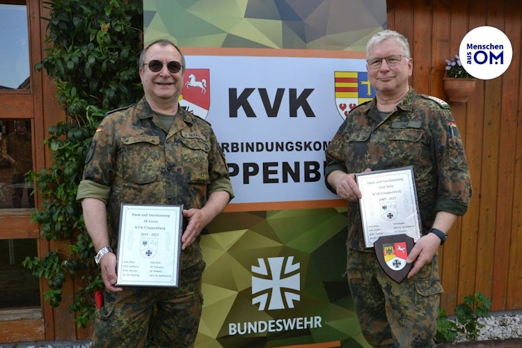 Ulrich Geers (links) und Manfred Diek wurden für ihre Tätigkeit geehrt. Foto: Götting
