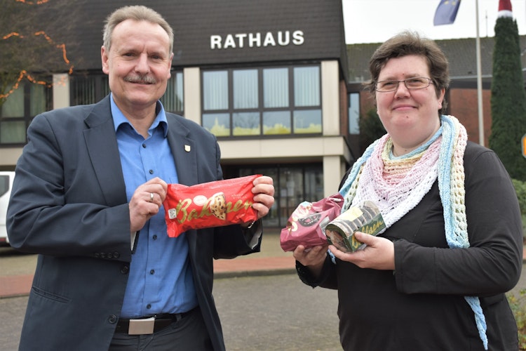 Sie möchten Lebensmittel retten: Holdorfs Bürgermeister Dr. Wolfgang Krug und Daniela Breuer. Foto: Böckmann