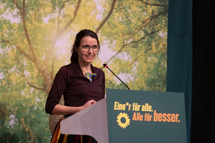 Ich bin Feministin: Tanja Meyer während ihrer Bewerbungsrede. Foto: Brauers