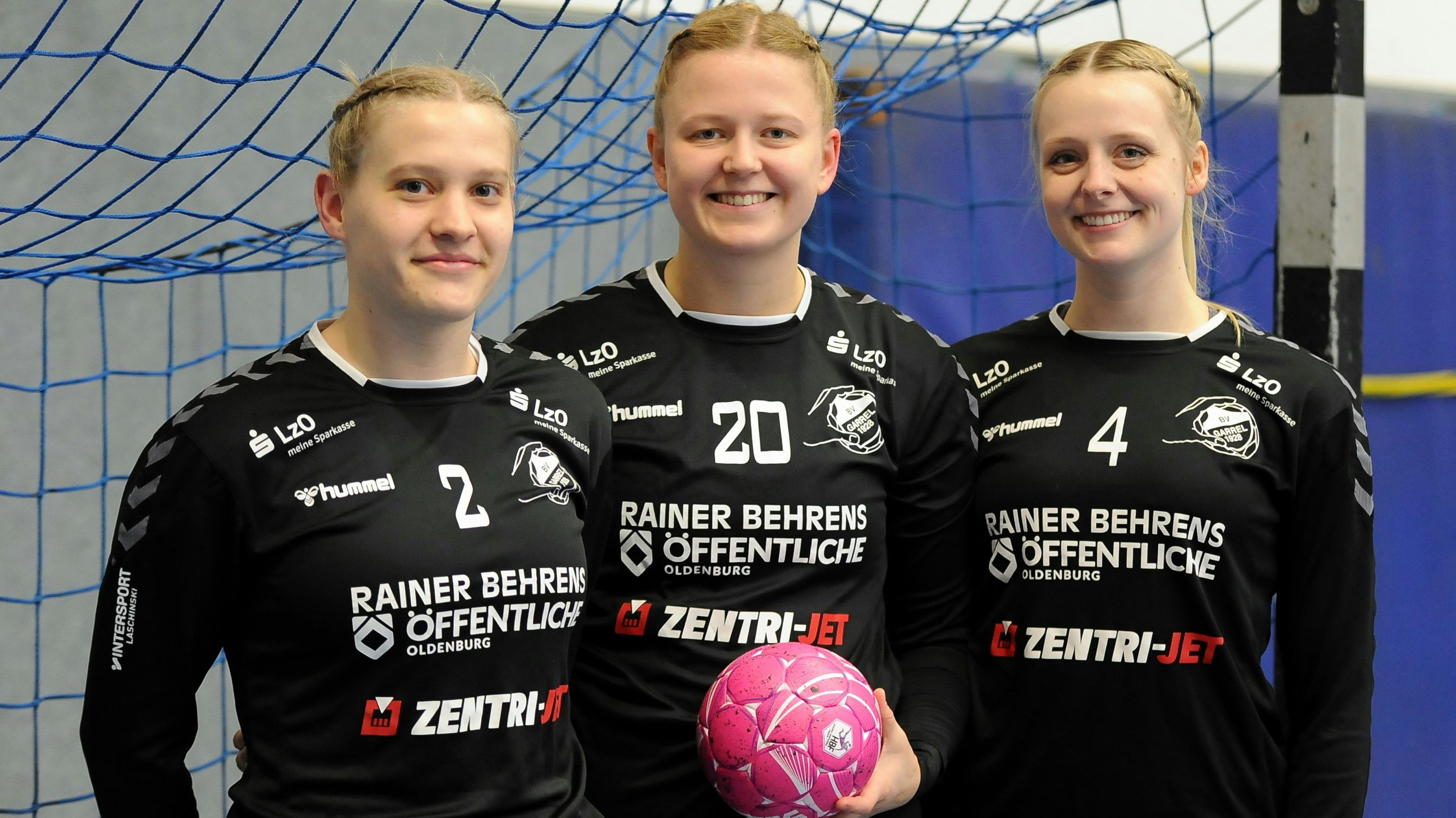 Leistungsträgerinnen: Lisa Noack (von links), Julia Thoben-Göken und Melanie Fragge bleiben in Garrel. Foto: BV Garrel/Gertzen
