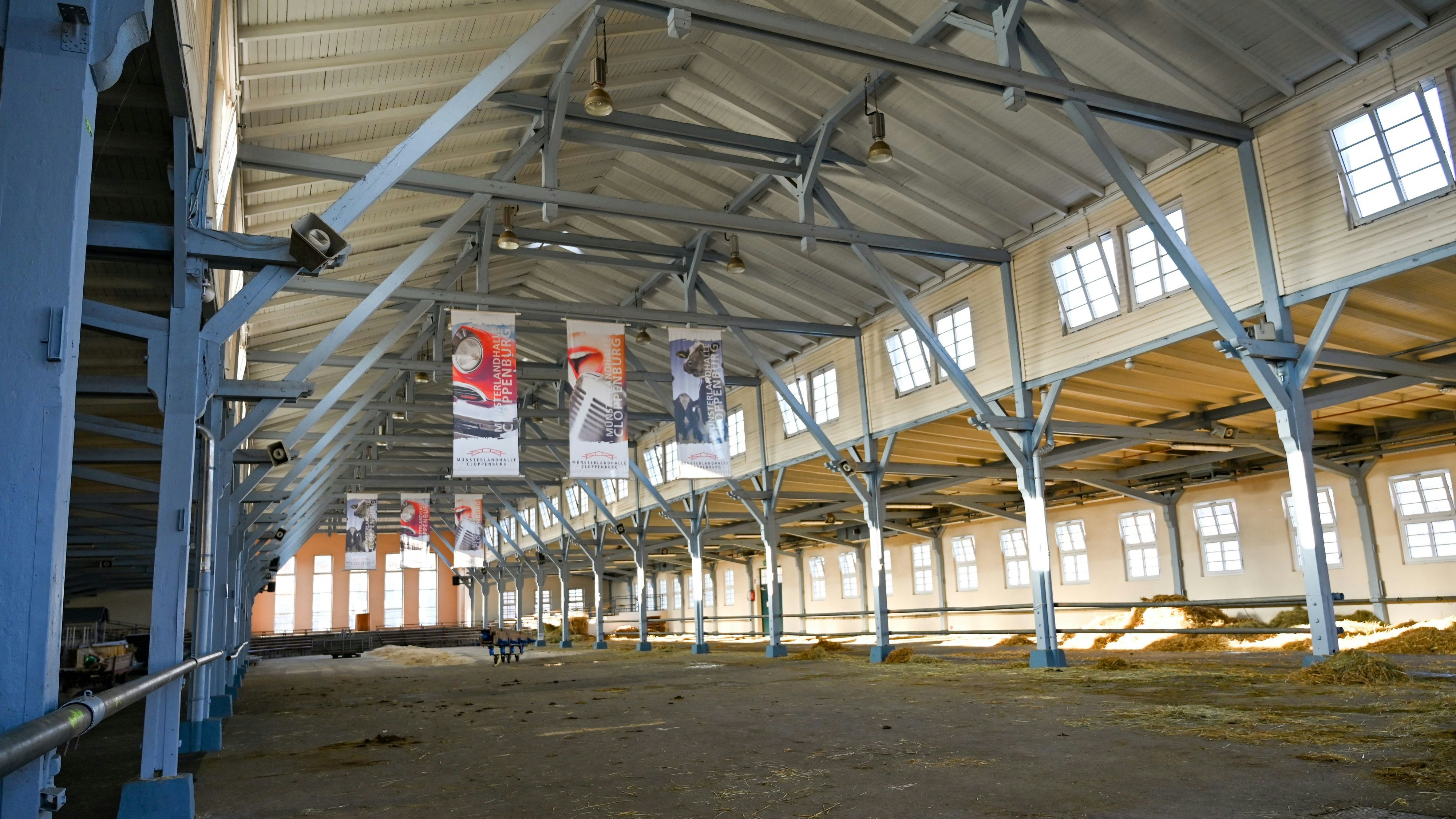 Einsturzgefahr: Seit Januar ist die Münsterlandhalle aufgrund baulicher Mängel gesperrt. Archivfoto: Hermes