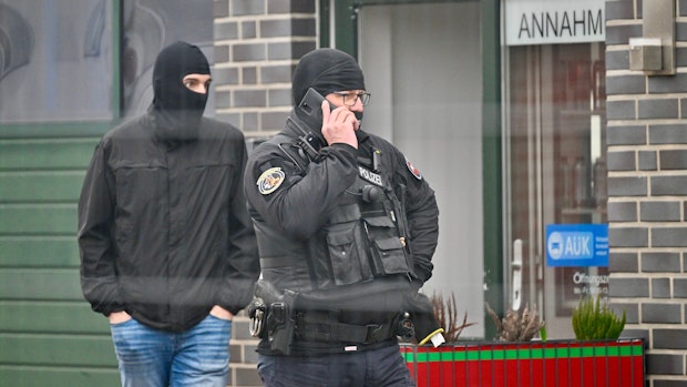 Großeinsatz: Polizei durchsucht Gebäude im Kreis Vechta