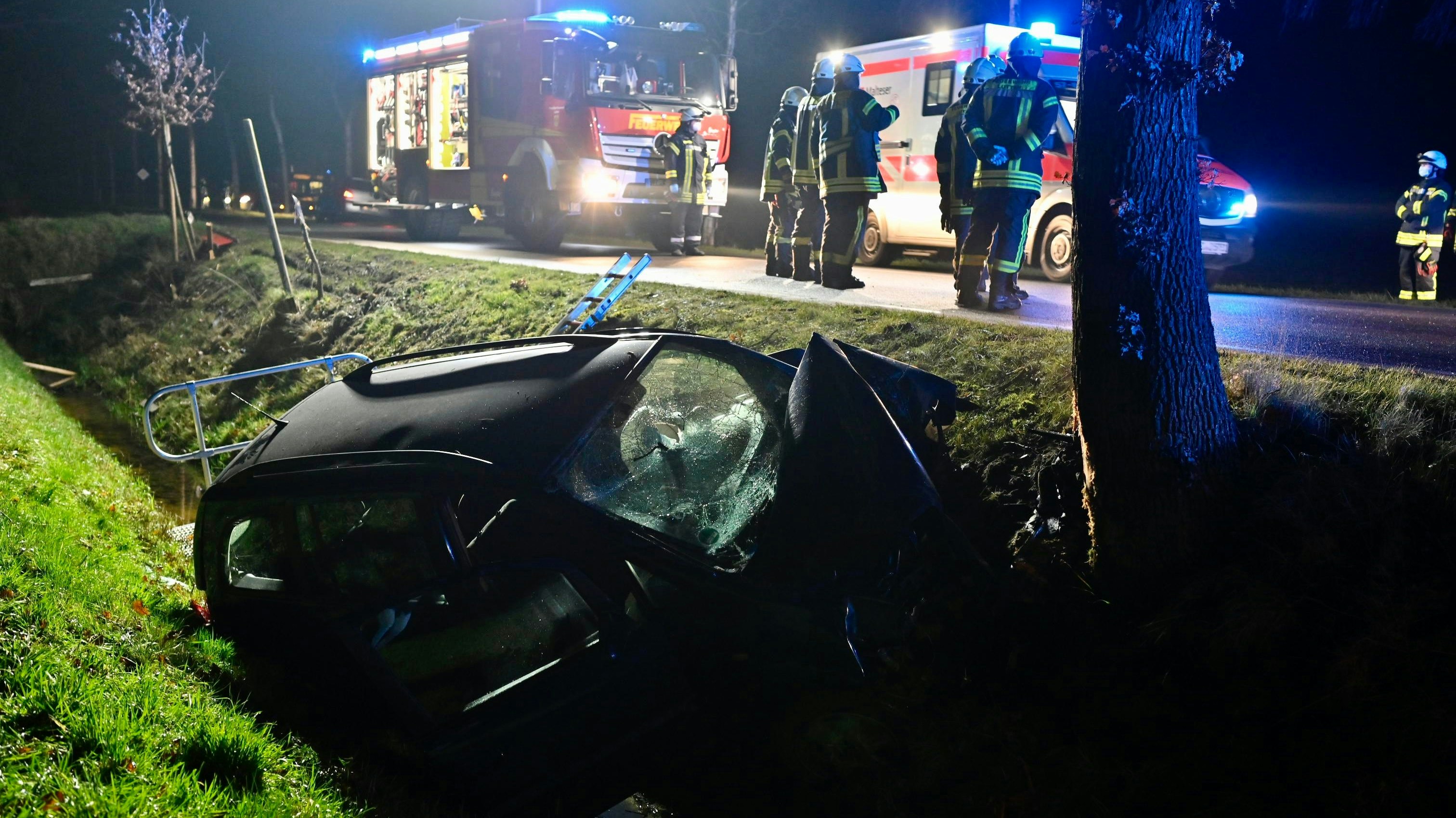 Zwei Verletzte lautet die Bilanz eines Unfalls am Sonntagabend in Goldenstedt. Foto: M. Niehues