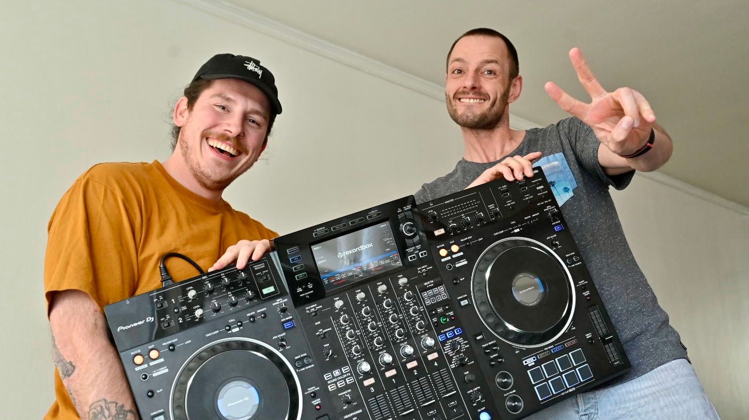Versprechen ein "mega Festival": Die DJs Joel Chedraoui (links) und Elmar Eckhoff aus Vechta. Foto: M. Niehues