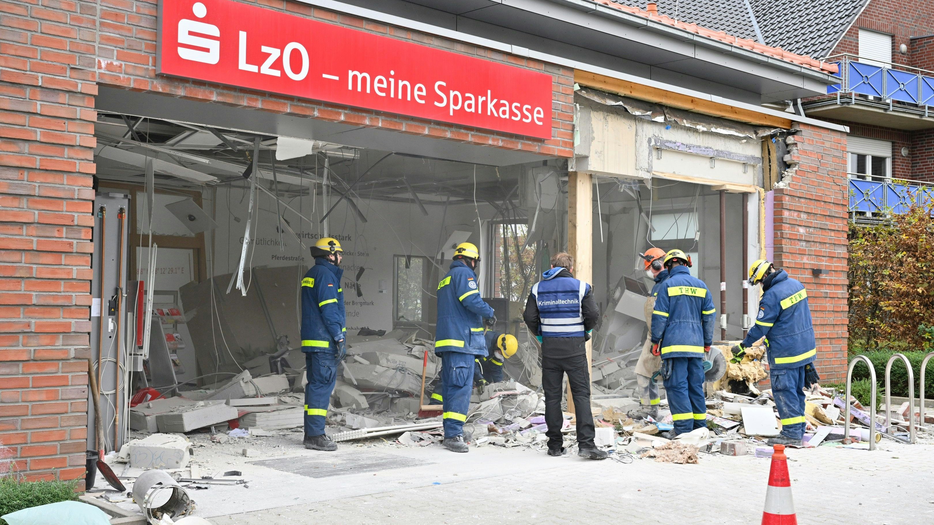 Die aktuelle Sprengung in Steinfeld: Ob das Gebäude zu retten ist, steht noch nicht fest. Foto: M. Niehues