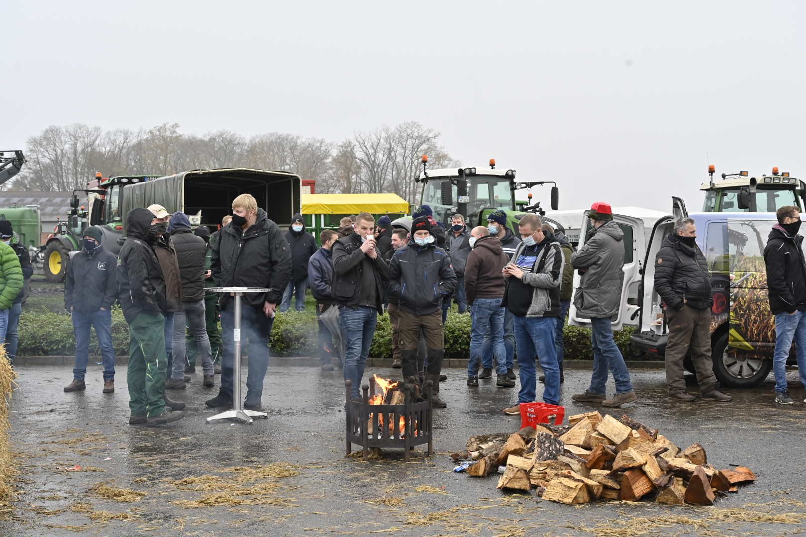 Am Wochenanfang hatten Landwirte das Lidl-Lager in Cloppenburg blockiert. Foto: M. Niehues