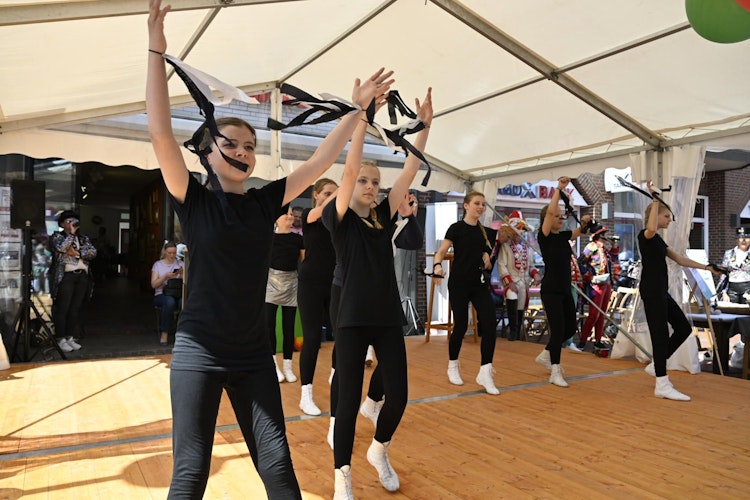 Tanzen macht Spaß: Hier Mädchen der Vechtaer Karnevalisten des VCC. Foto: M. Niehues