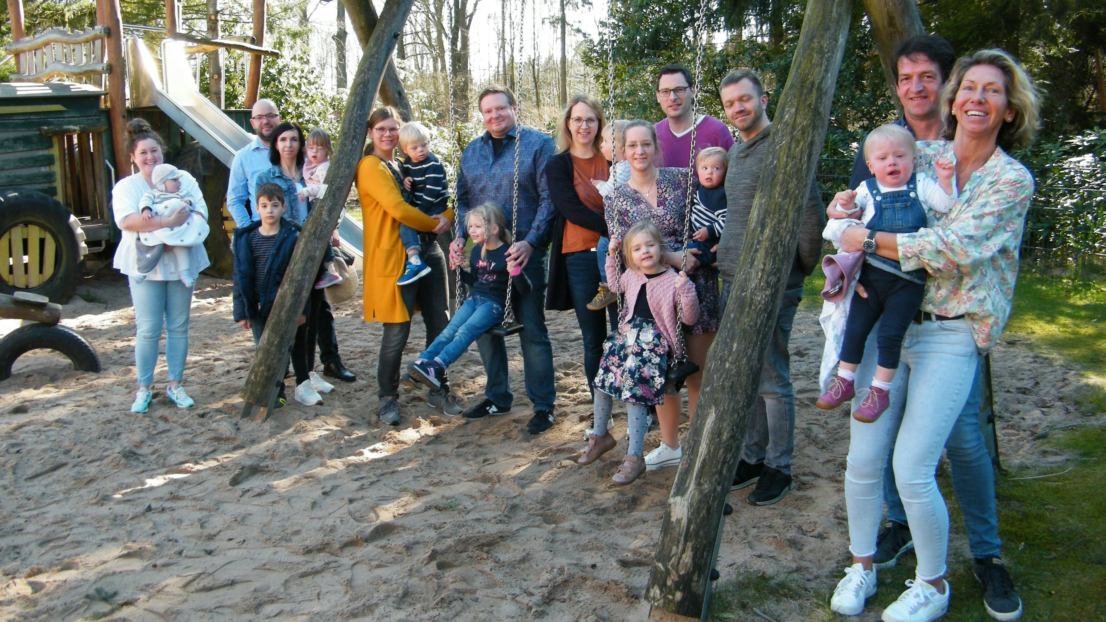 Treffpunkt Spielplatz: Die Familien hatten ihr erstes Treffen in Vechta. Foto: Gerwanski