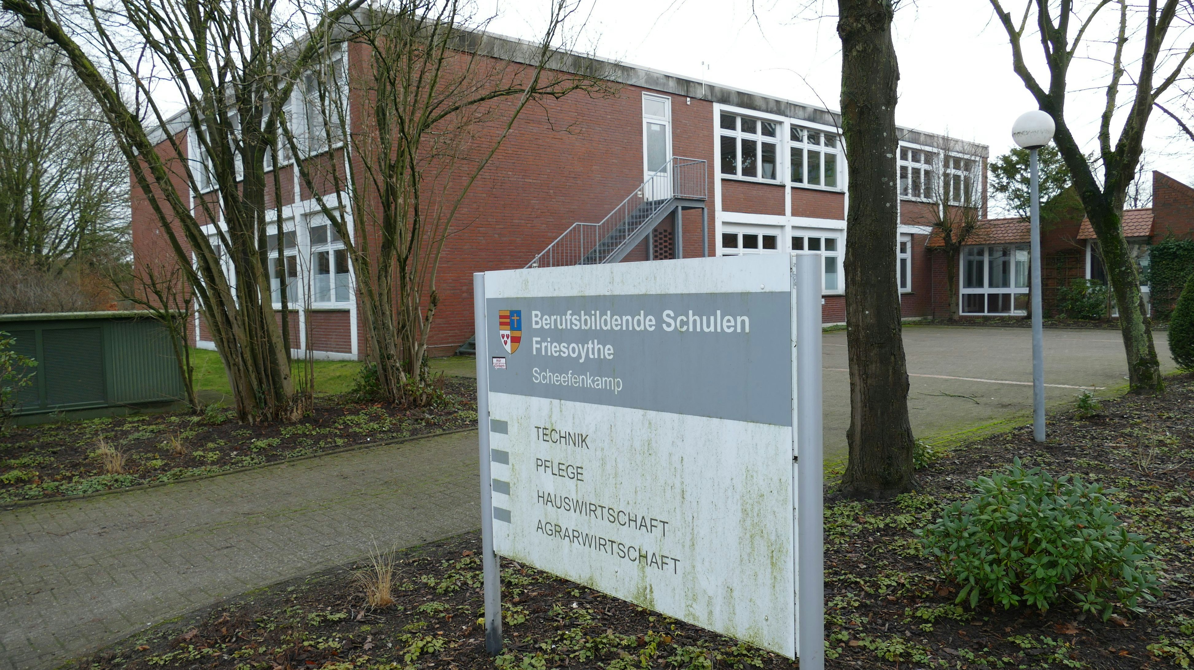 Neues Stockwerk: Der Flachbau am BBS-Standort Scheefenkamp soll aufgestockt werden, um Platz für dringend benötigte neue Unterrichtsräume zu schaffen. Foto: Stix