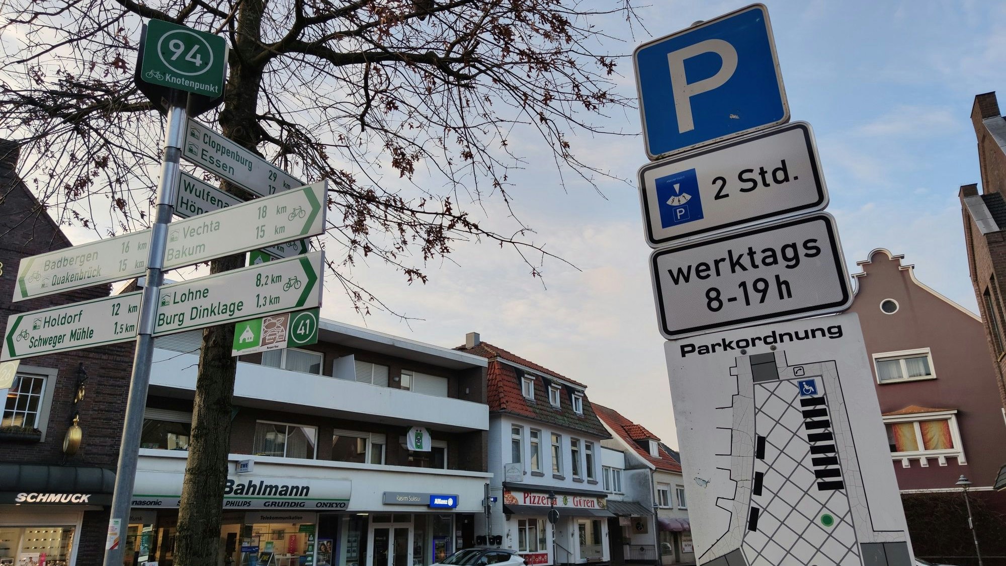 Anreize für Parkplätze schaffen: Das will die Stadt Dinklage mit einer neuen Ablösesatzung. Foto: Röttgers