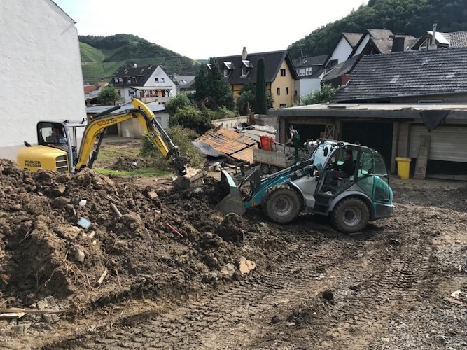 Jede Menge Schuttberge gab und gibt es in Rheinland-Pfalz zu beseitigen. Foto: privat
