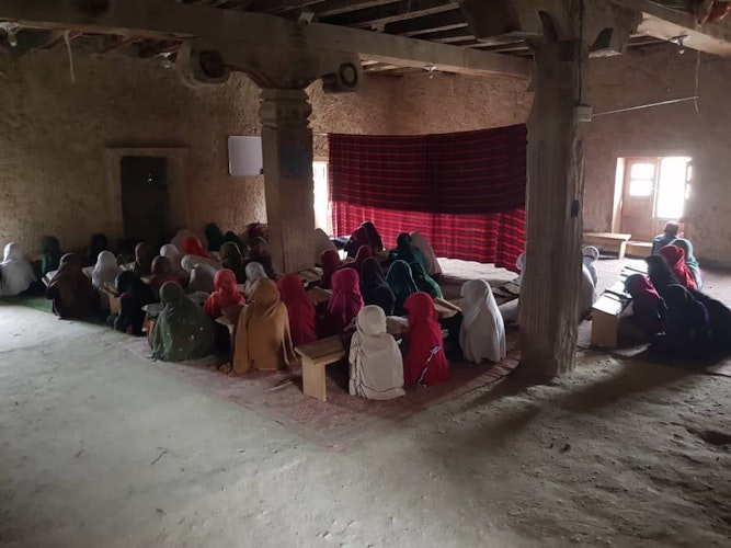 Wenn Mädchen gemeinsam lernen: Die Schule hat Saleh Sultansei bereits gebaut. Foto: Sultansei