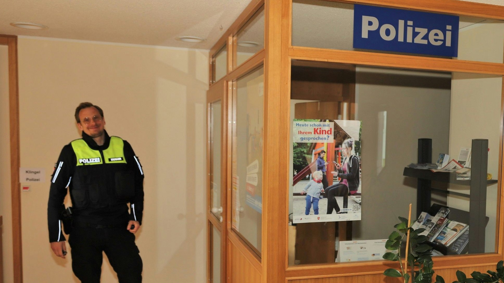 Muss umziehen: Im Erdgeschoss des Rathauses Ramsloh ist die Polizeistation untergebracht. Der Mietvertrag läuft am Ende des Jahres ab. Foto: Passmann