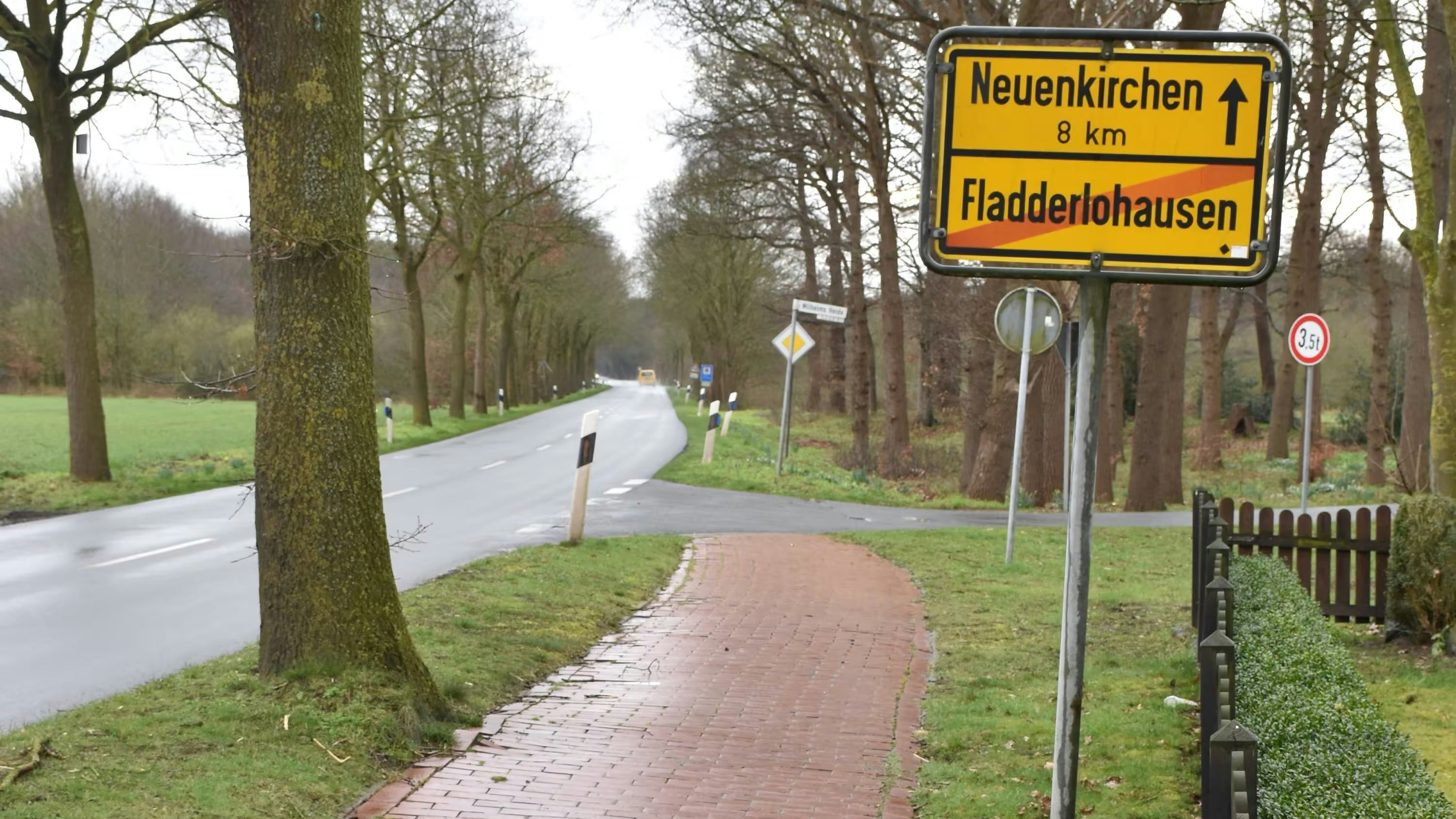 Ab hier müssen Radler auf der Straße fahren: Zwischen Fladderlohausen und Nellinghof gibt es noch keinen Fahrradweg. Foto: Böckmann