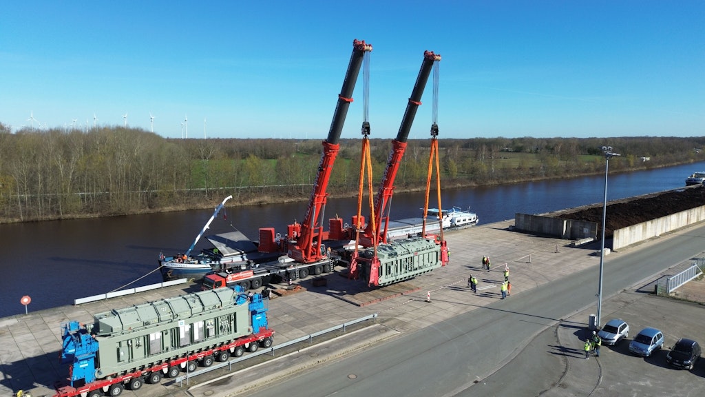 Tonnenschwere Trafos für das Umspannwerk Garrel landen im C-Port